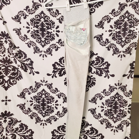 Cute Booty Lounge Leggings - Picture 9 of 14